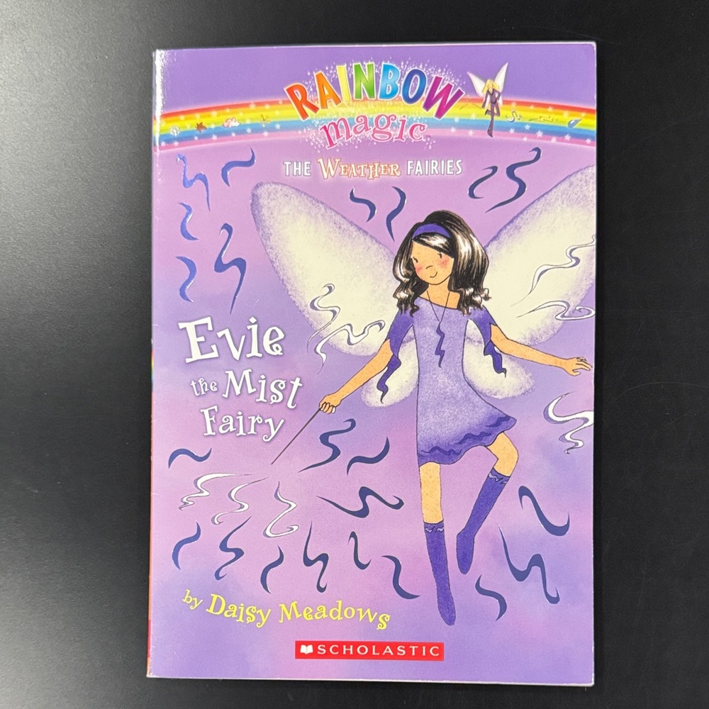 Rainbow Magic: The Weather Fairies #5: Evie the Mist Fairy - Paperback Novel